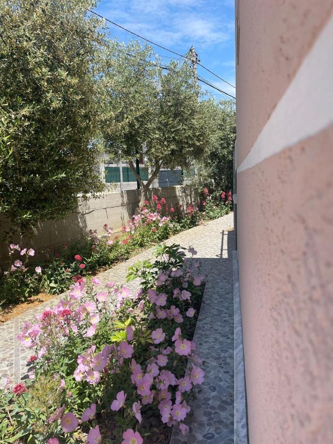 Rent Rooms Loren Vlorë Exterior foto
