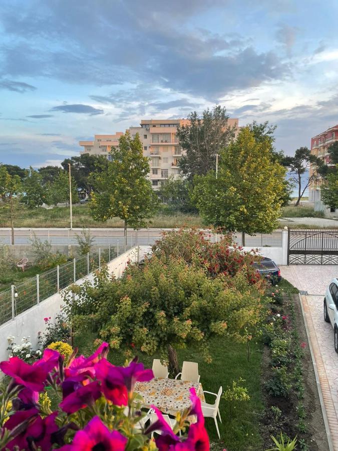 Rent Rooms Loren Vlorë Exterior foto