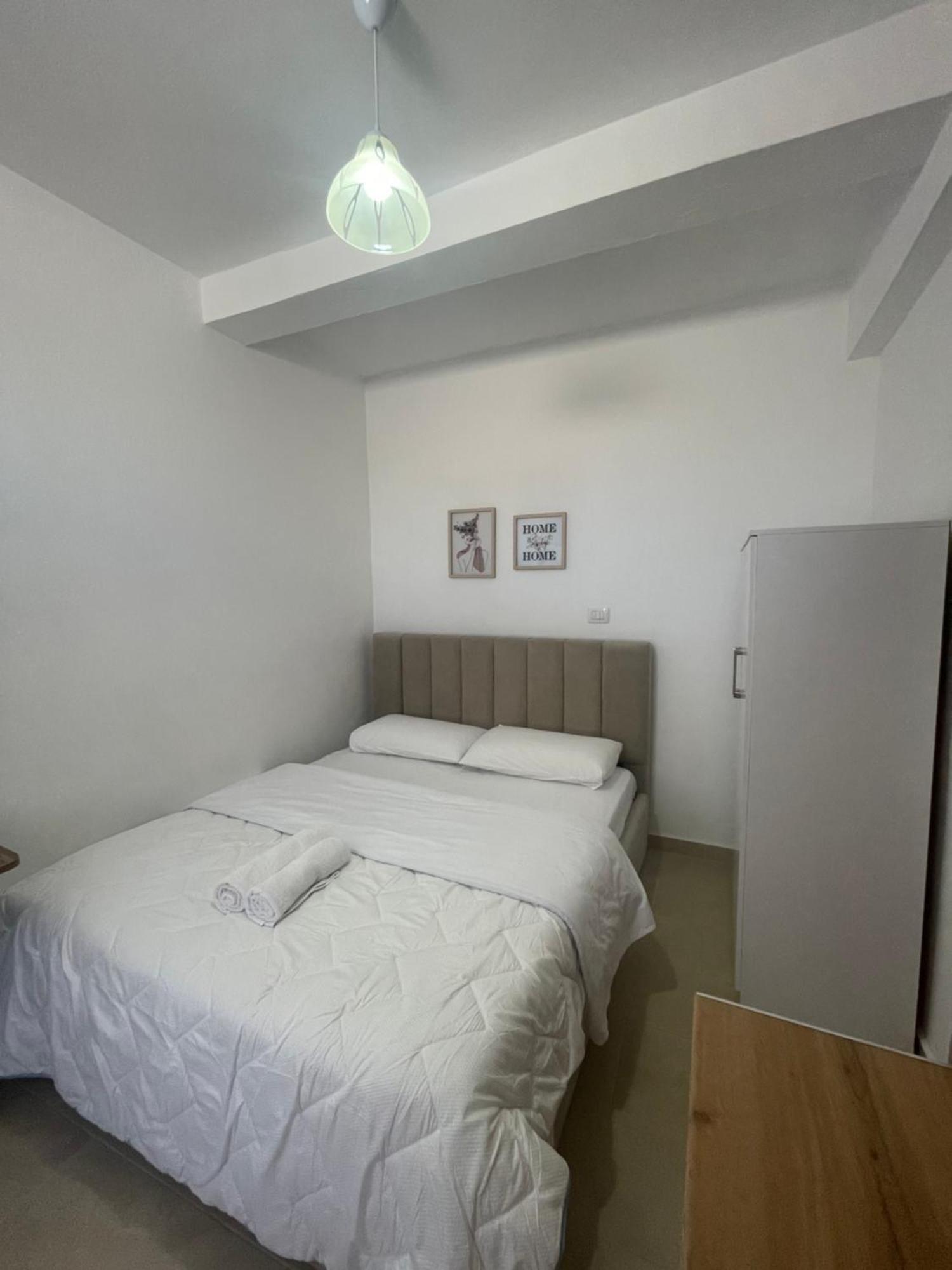 Rent Rooms Loren Vlorë Exterior foto