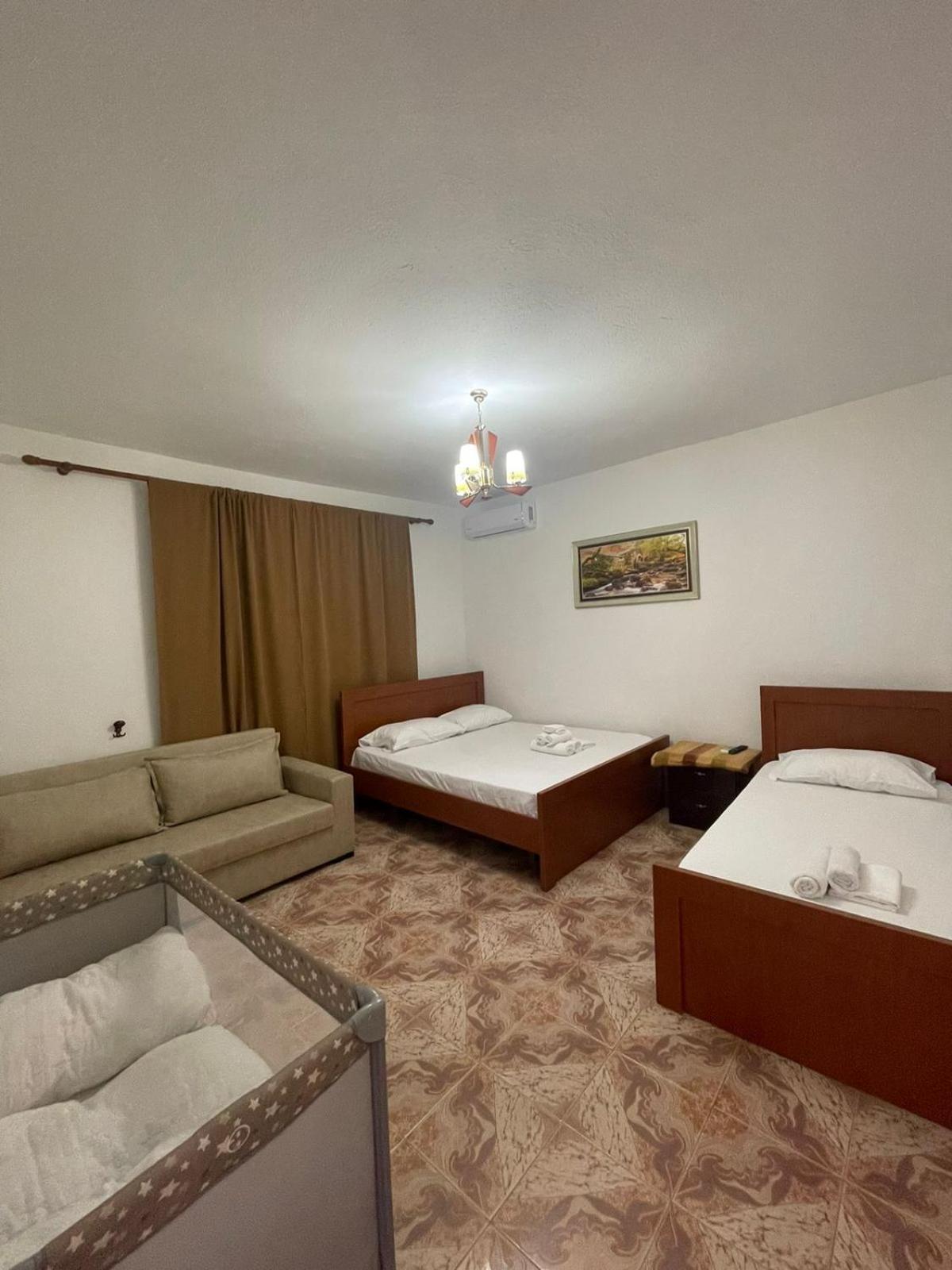 Rent Rooms Loren Vlorë Exterior foto