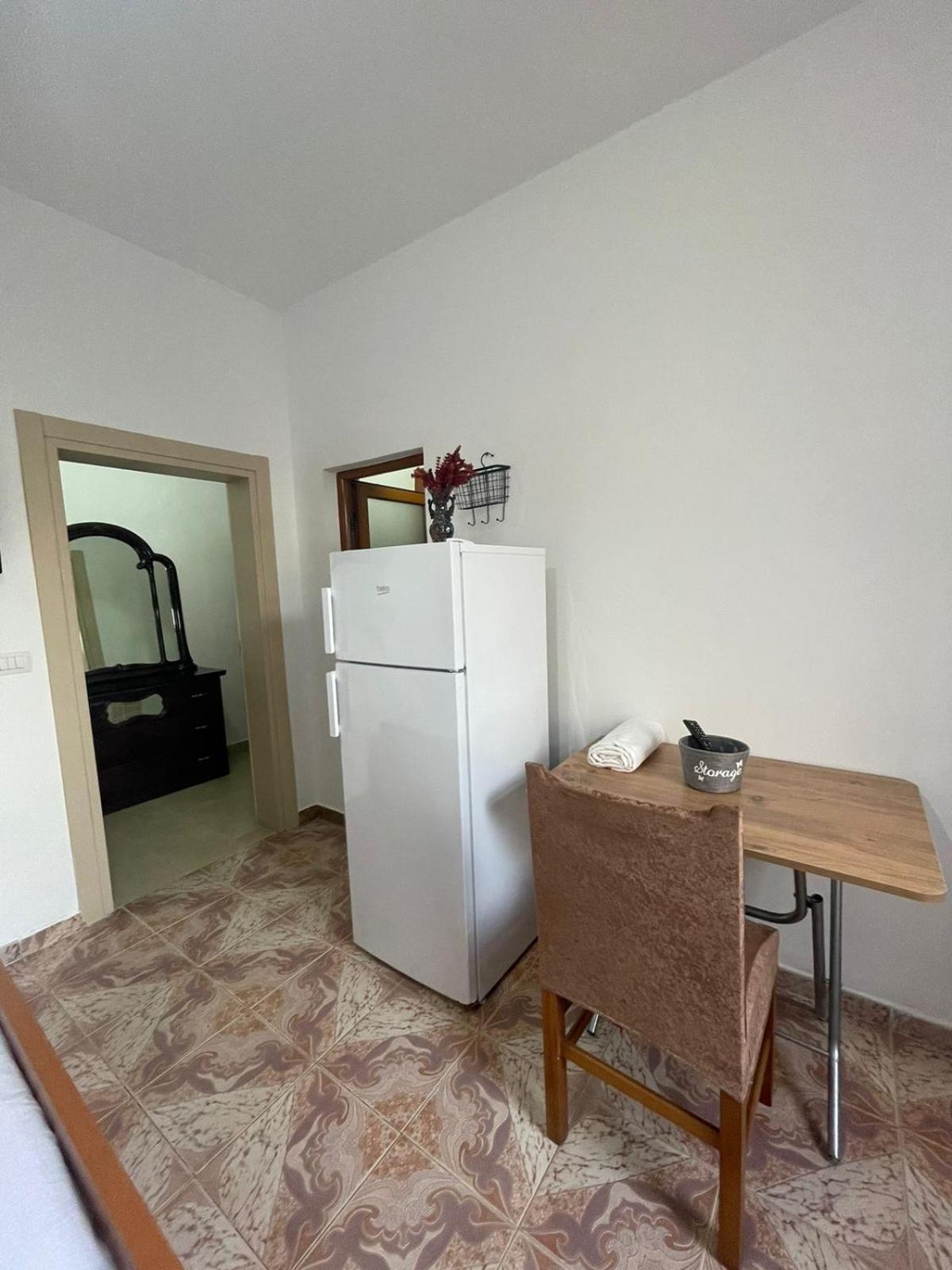 Rent Rooms Loren Vlorë Exterior foto