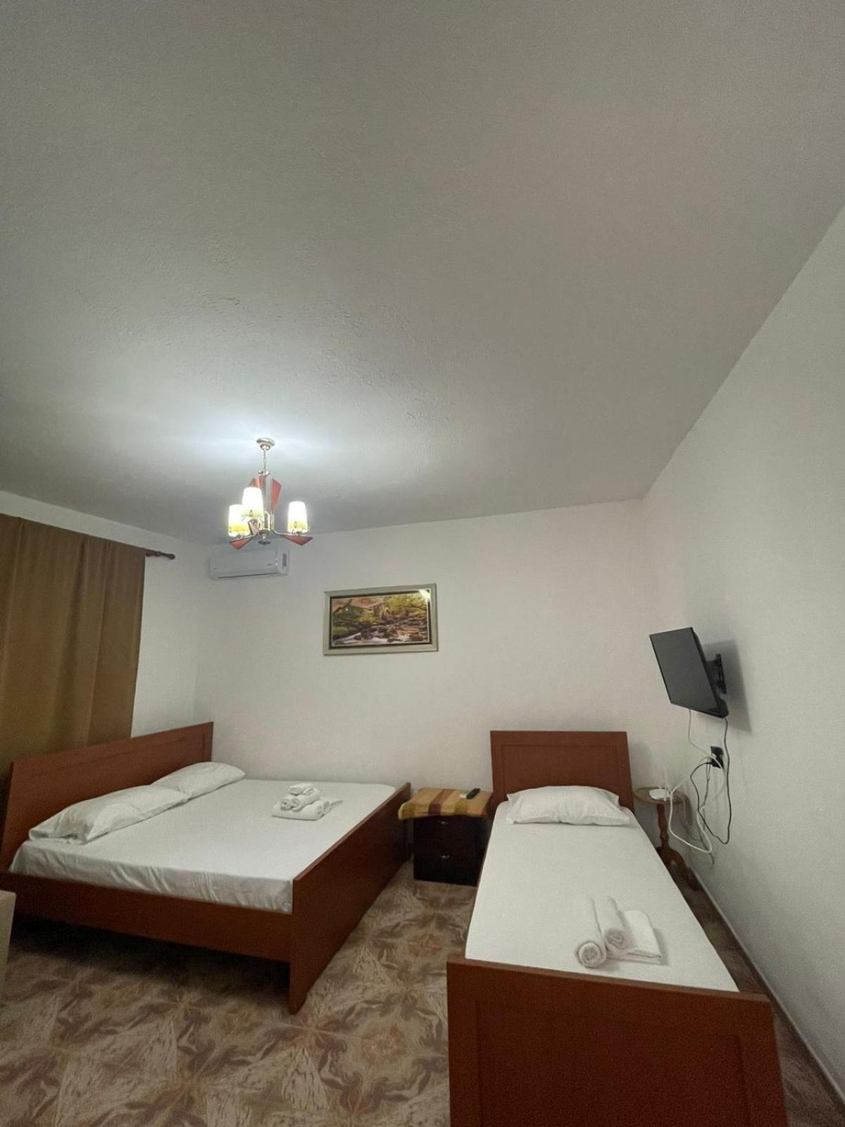 Rent Rooms Loren Vlorë Exterior foto