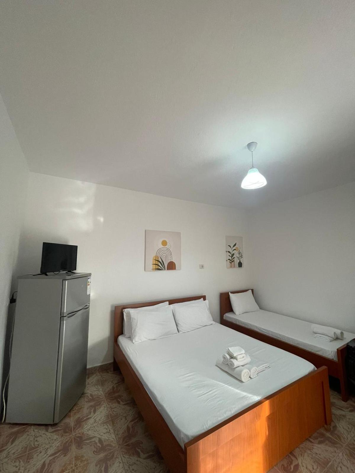 Rent Rooms Loren Vlorë Exterior foto